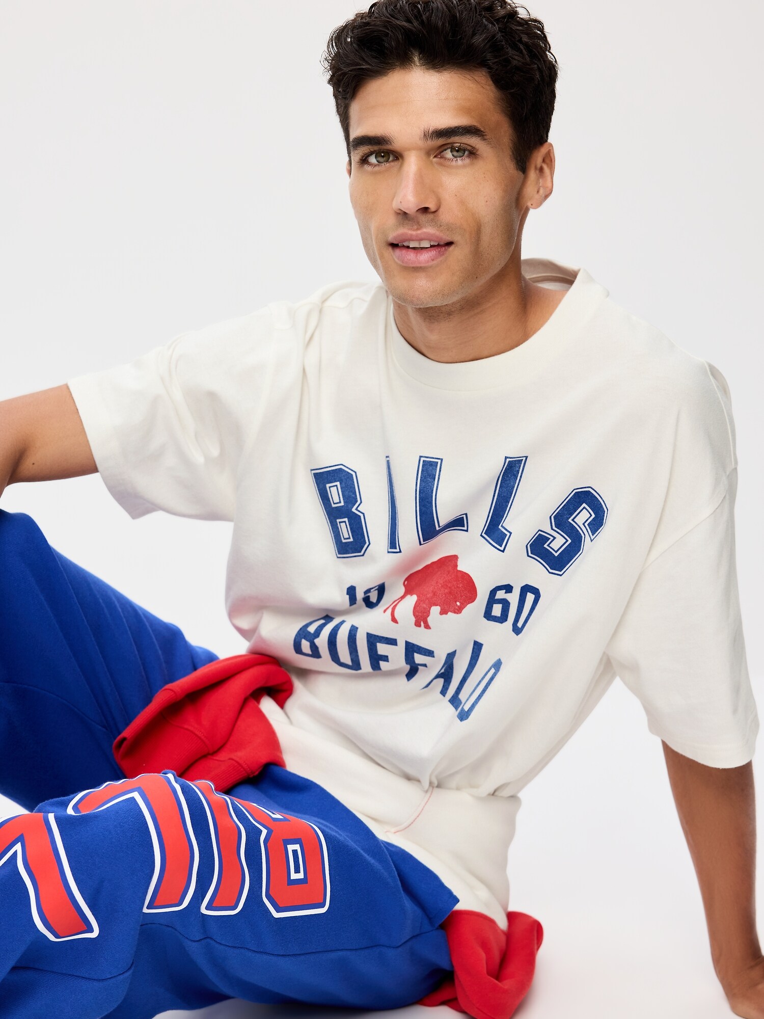 Мужская футболка Old Navy Buffalo Bills Oversized Graphic T-Shirt for Men — фото 3