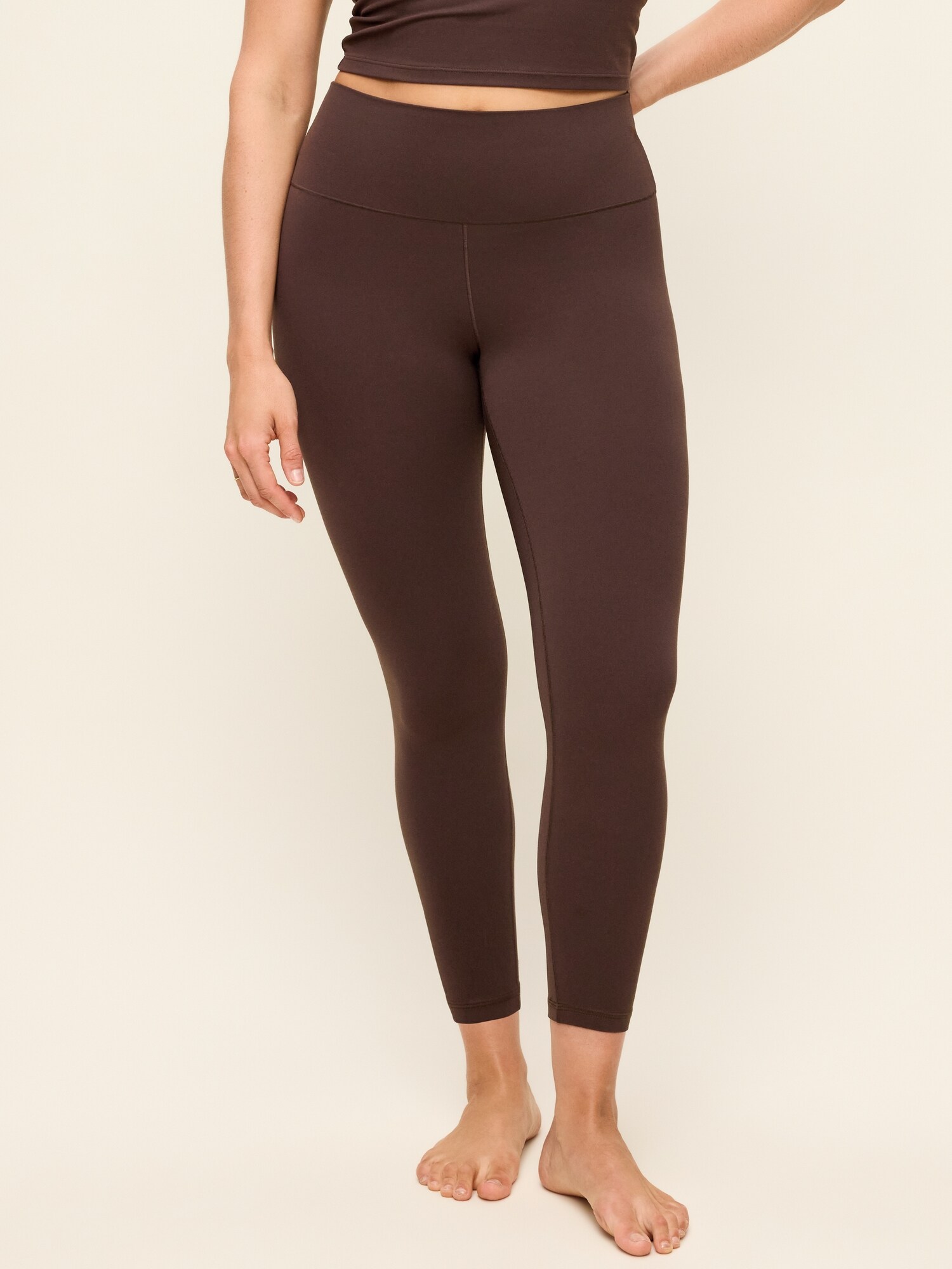 Женские леггинсы Old Navy High-Waisted StudioSmooth 7/8 Leggings, цвет: Чёрный кофейный — фото 6