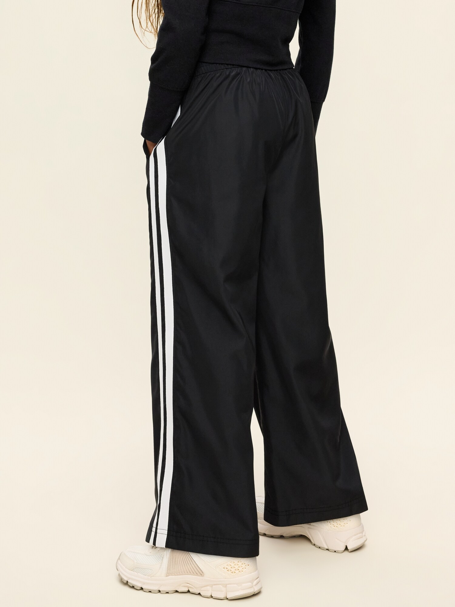 Брюки Old Navy High-Waisted Track Pants для девочек, цвет: Чёрный — фото 2
