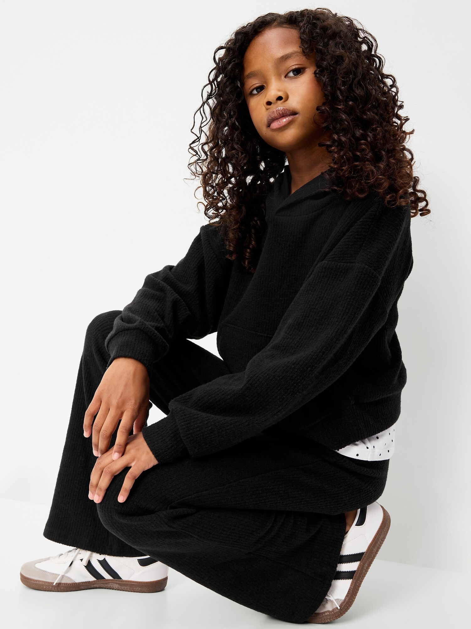 Детский комплект для девочек Old Navy CozePlush: худи-пуловер и брюки, цвет: Чёрный
