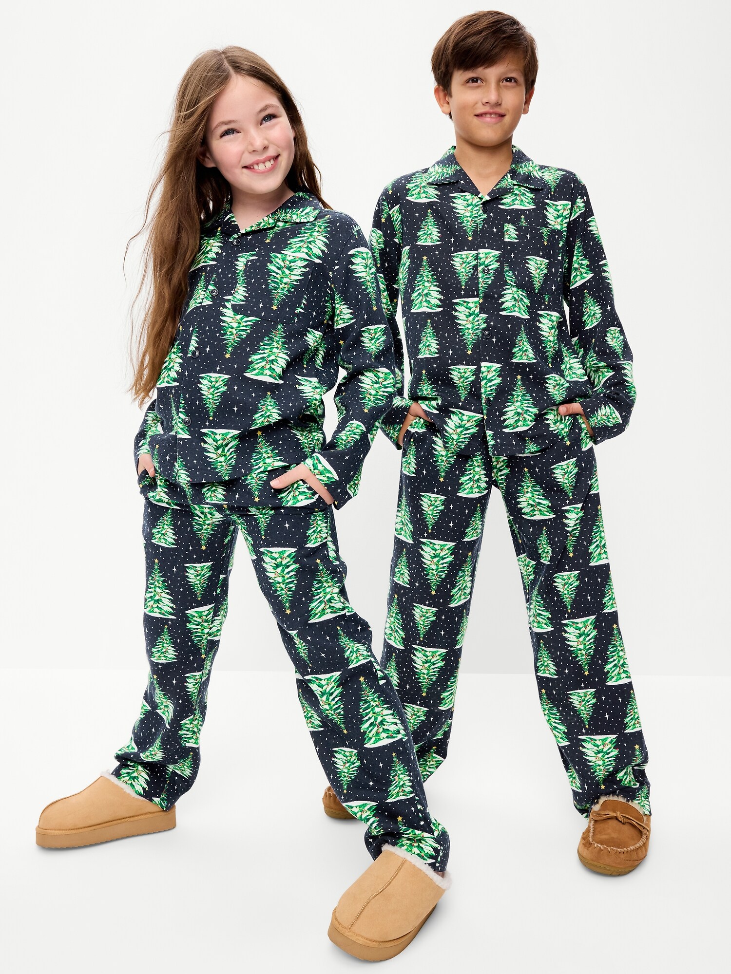 Пижамный комплект Gender-Neutral Printed для детей, фланель — Old Navy, цвет: Christmas Trees (Match The Fam!)