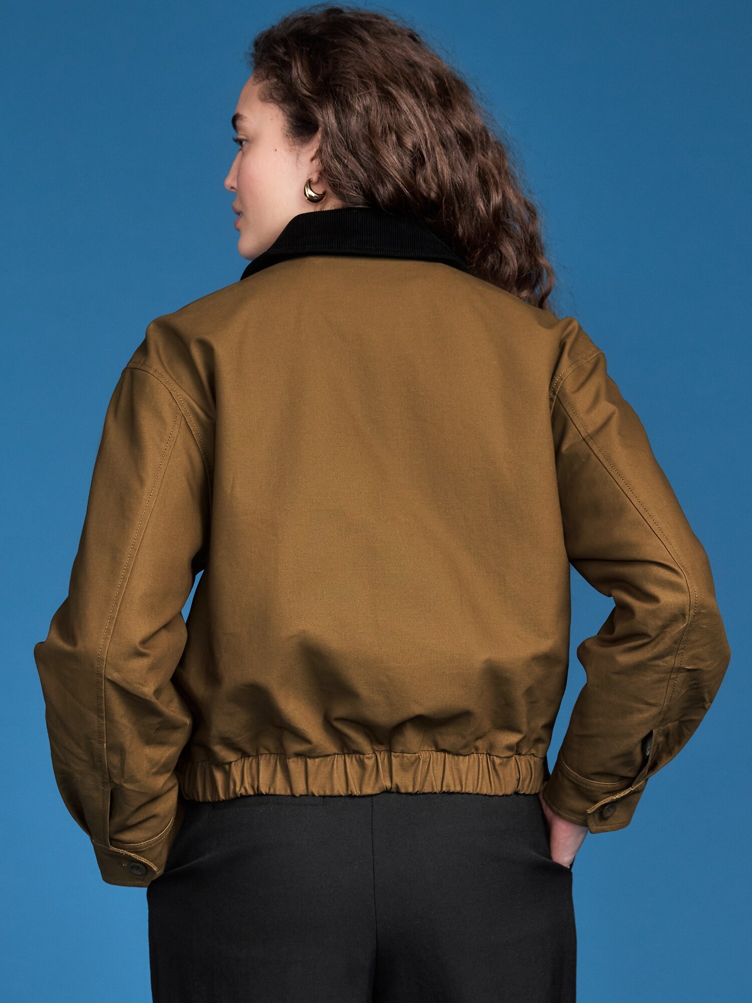Женская куртка-бомбер Old Navy x Altuzarra Barn с декором, цвет: Коричневый трюфельный — фото 2
