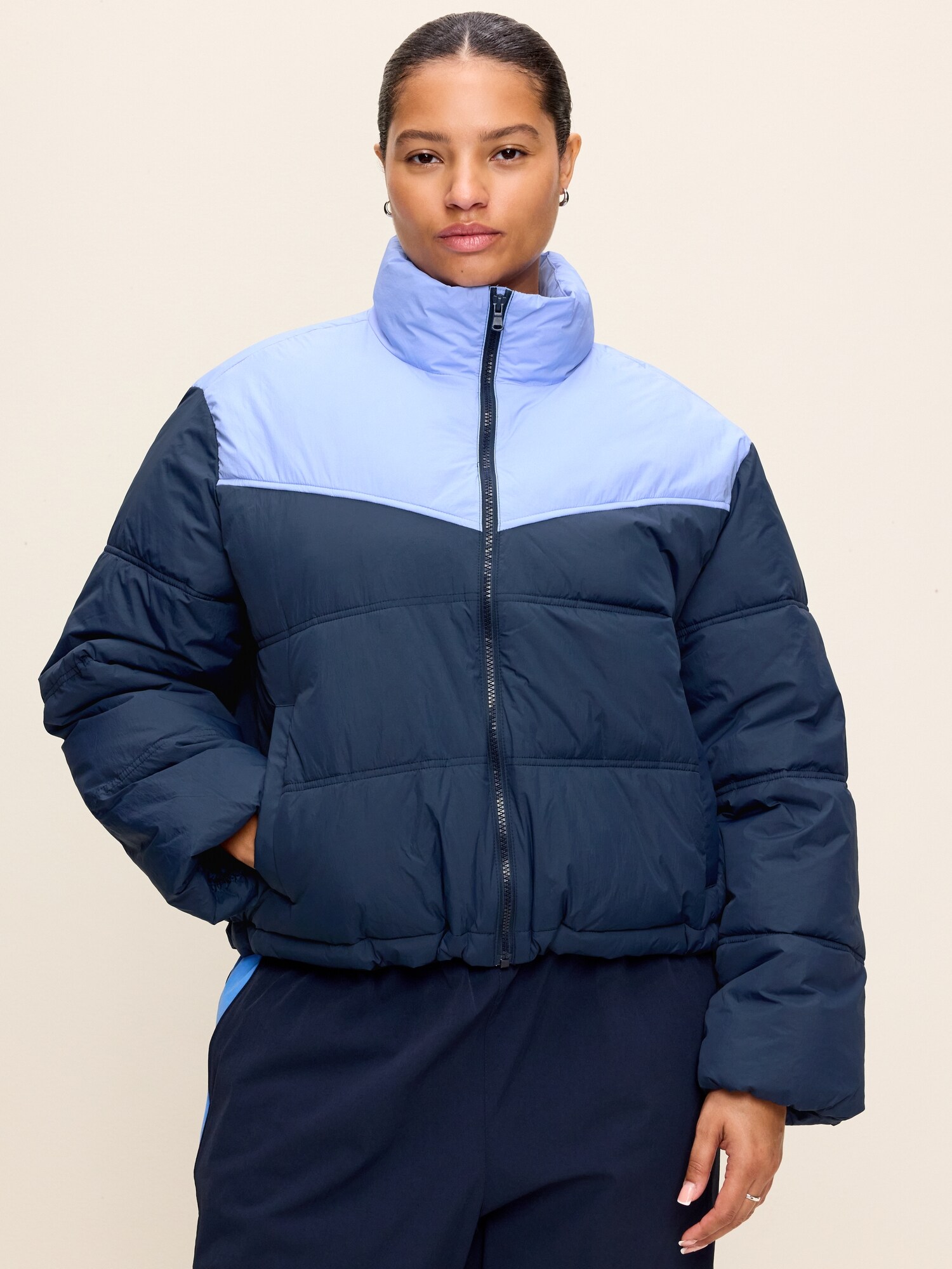 Женская куртка Old Navy Water-Resistant Color-Block Puffer, цвет: Periblue — фото 3