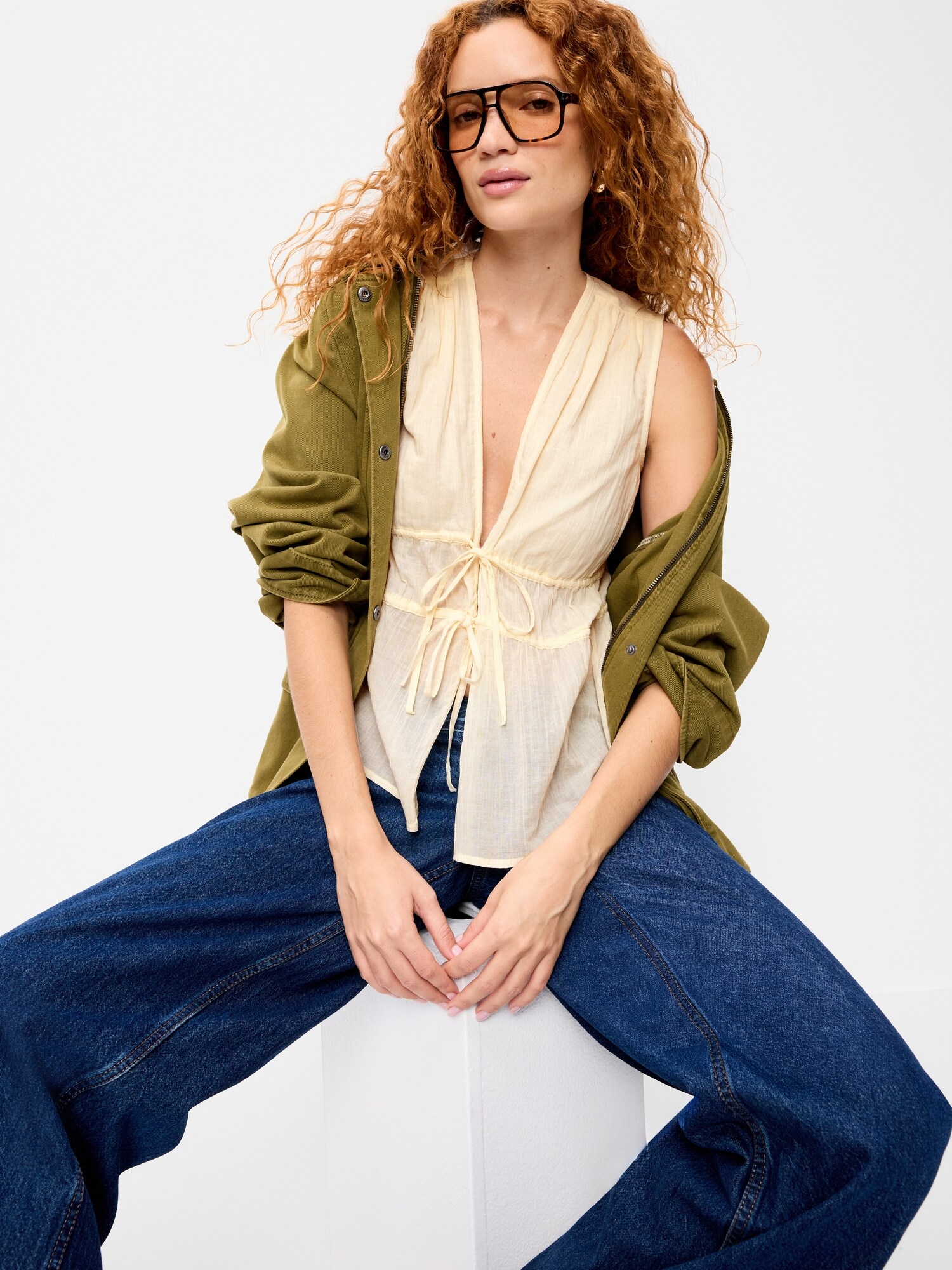 Женский топ Old Navy Sleeveless V-Neck Tie-Front Top, цвет: Creme De La Creme — фото 3