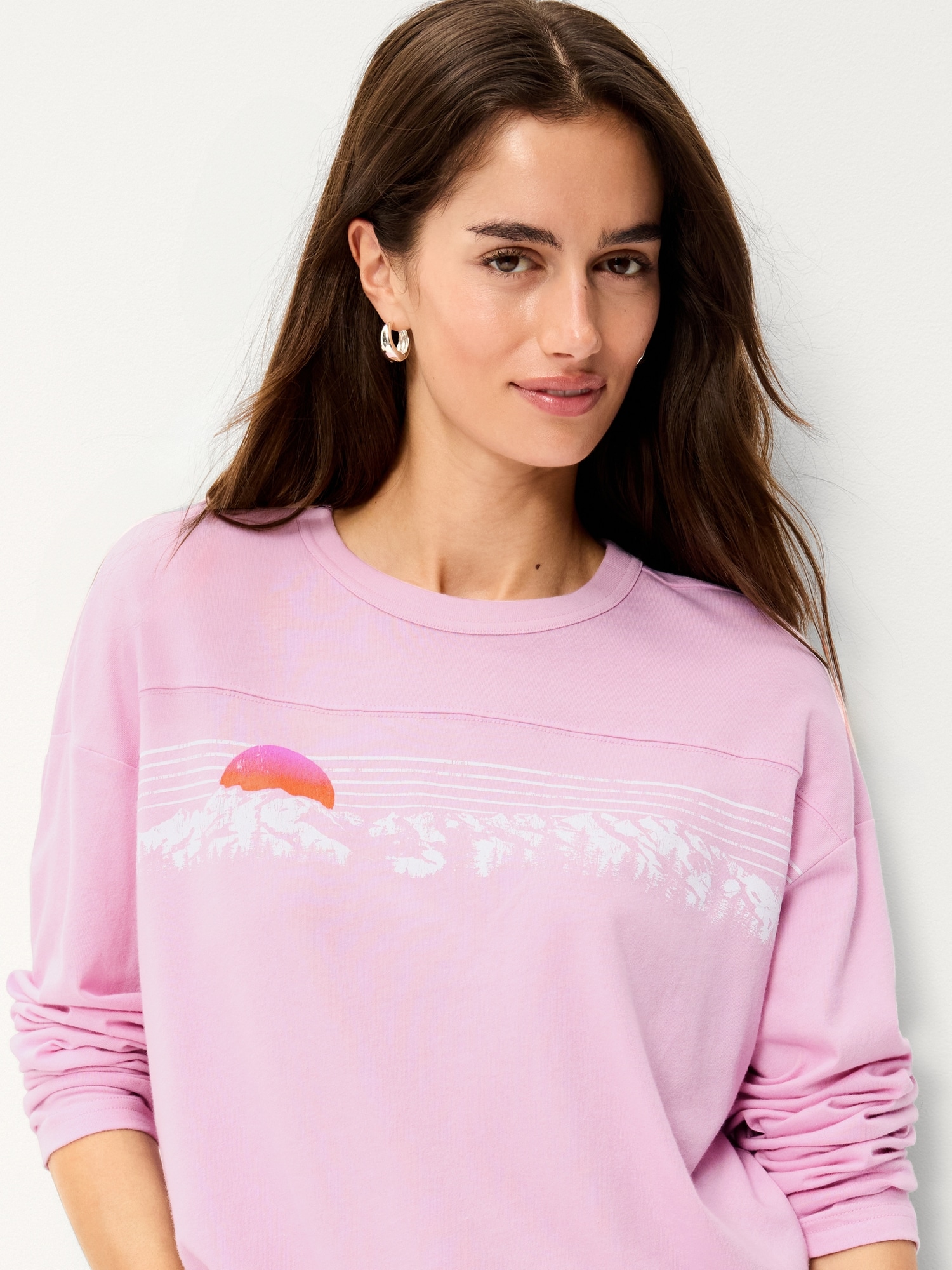 Loose Long-Sleeve Graphic T-Shirt